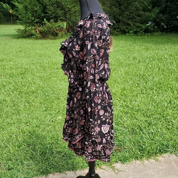 𝅺Floral black long sleeve ruffle dress American Rag - Picture 4 of 7